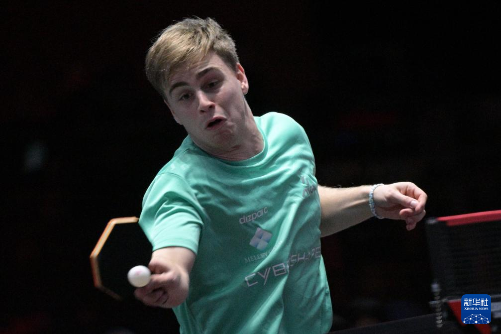 随即又在前 随即又在前